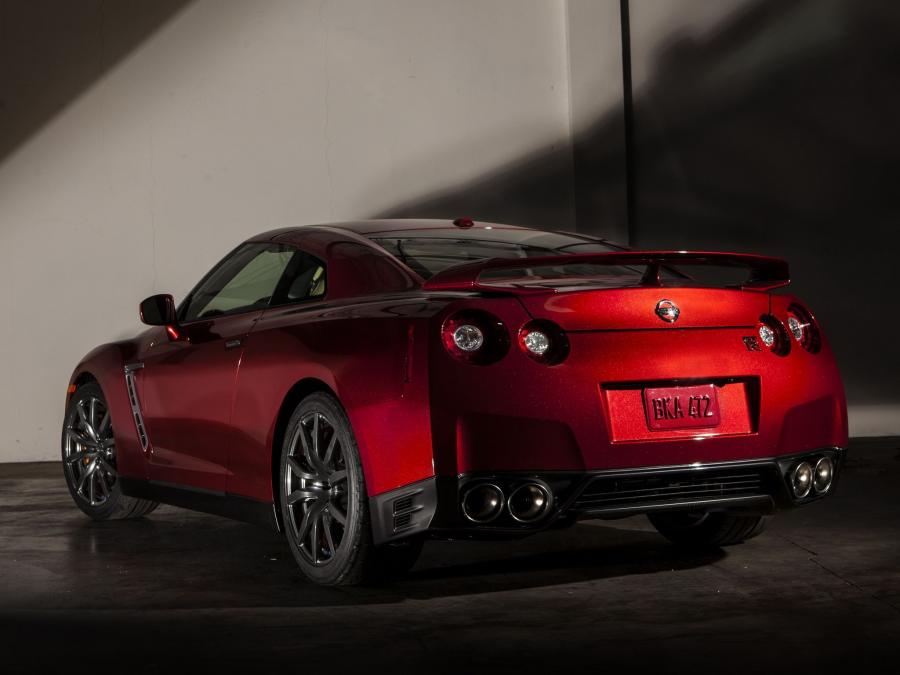  Nissan GT-R 2014 года  (US) (фото 7 из 7)